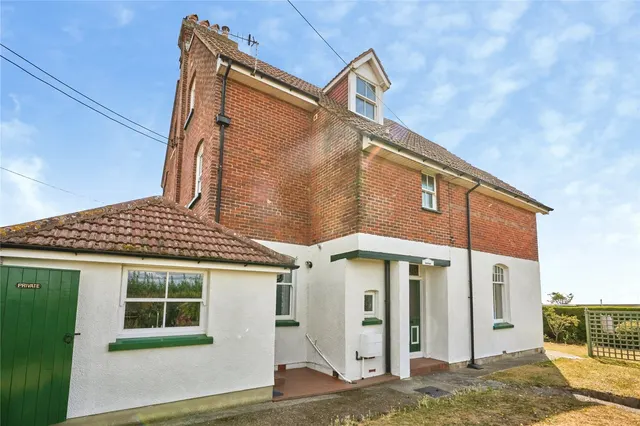 Monks Lane, Freshwater, PO40, photo 2
