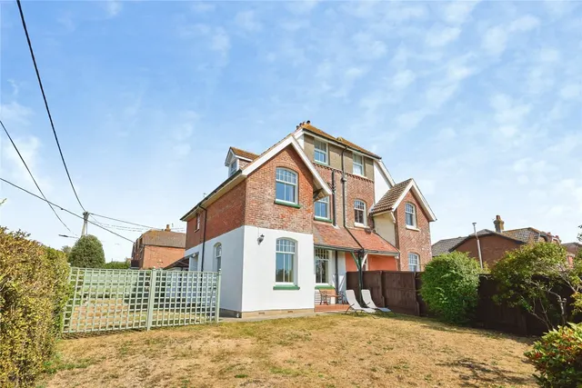 Monks Lane, Freshwater, PO40, photo 1