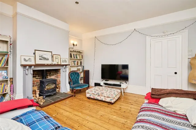 St. Johns Road, Newport, PO30, photo 3