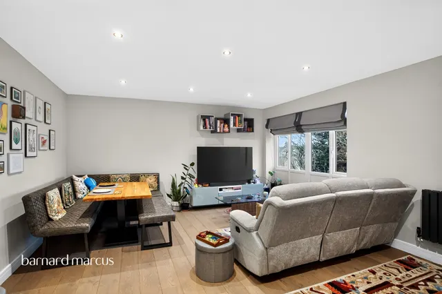 Venner Road, LONDON, photo 1