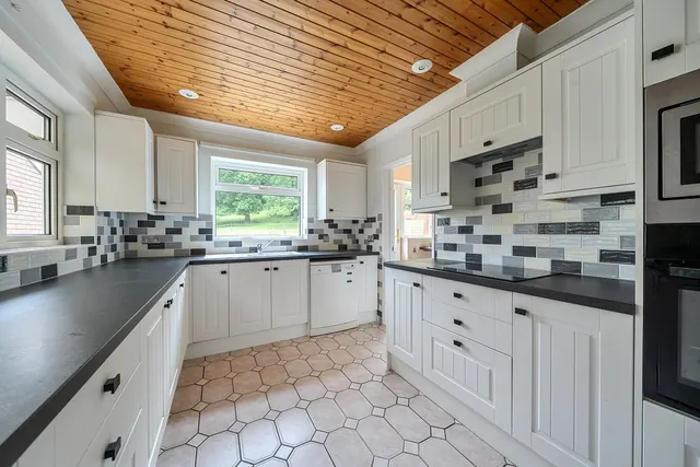 Heath Close, Wimborne, BH21, photo 3