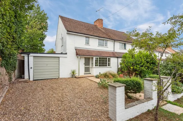 Bernards Way, Flackwell Heath HP10 9EQ, photo 1