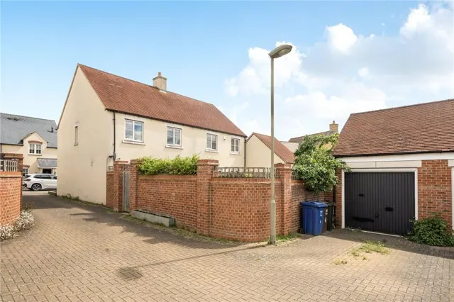Hereford Close, Bicester, OX26, photo 2