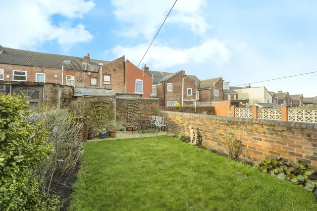 Avenue Road, Wath-Upon-Dearne, S63, photo 3