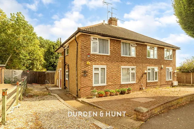 River Way, Loughton, IG10, photo 1