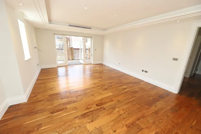Mill Hill Place, Mill Hill, NW7, photo 2