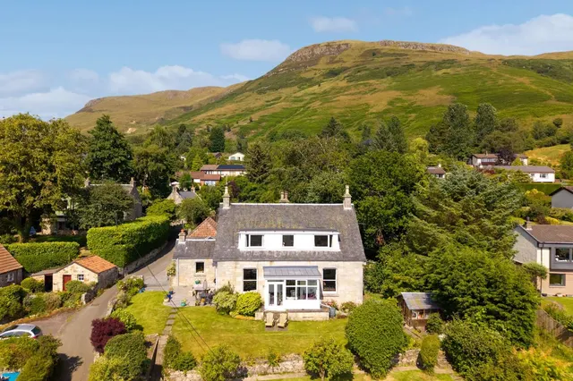 Tighnuilt, The Cobbles, Kinnesswood, Kinross, KY13 9HL, photo 1