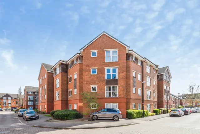 Yersin Court, Swindon, SN1, photo 1