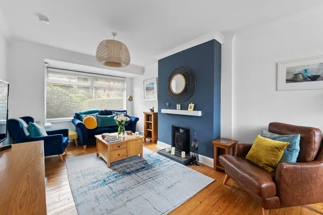 Photo 2 — 22 Campsie Drive, Milngavie, G62 6BW