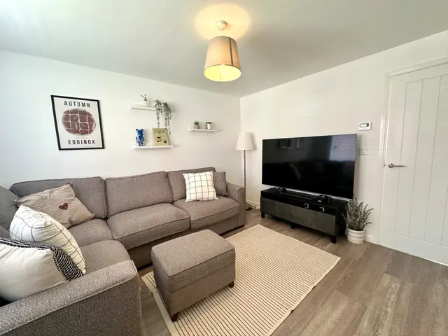 Lime Tree Drive, Essington, WV11, photo 2