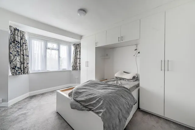 Photo 3 — 12 Lowther Road, Stanmore