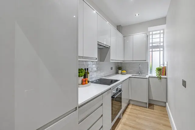 Queensway, Bayswater, W2, photo 2