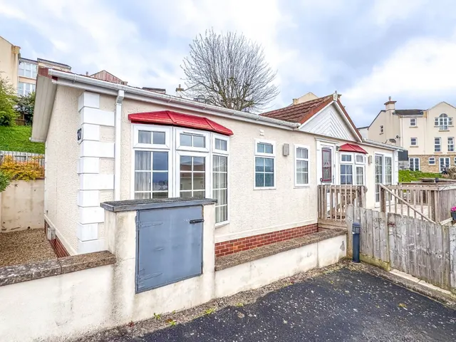 Down Road, Portishead, BS20, photo 1