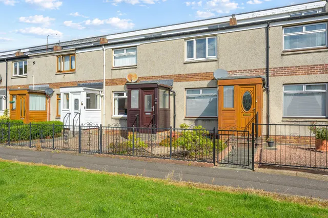 Islay Court, Grangemouth, FK3 0HA, photo 1
