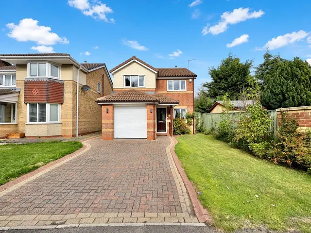 Vicarage Gardens, Willington, DL15, photo 1
