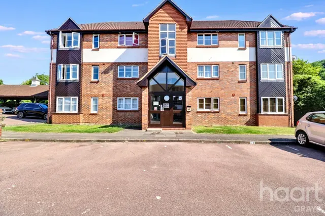 Duarte Place, Chafford Hundred, RM16, photo 1