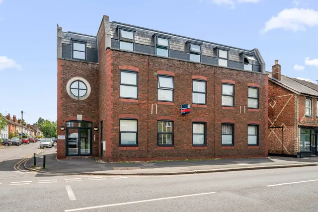Station Road, Addlestone, KT15, photo 1