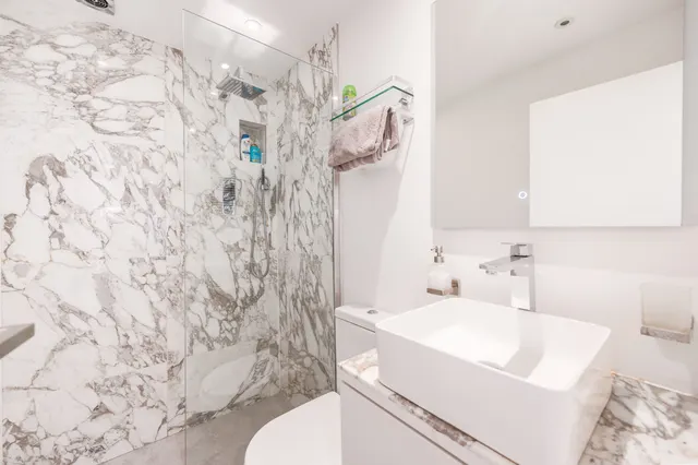 Photo 3 — 24 Saxon Hall, 16 Palace Court, London
