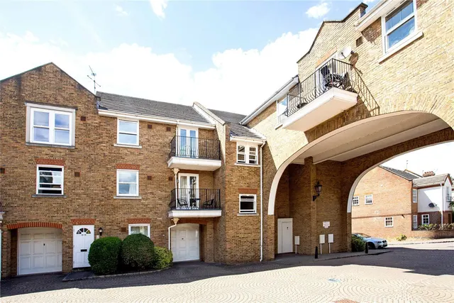 Cedar Terrace, Richmond, TW9, photo 1