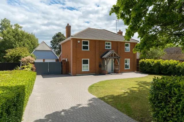 Empress Avenue, West Mersea, CO5, photo 1