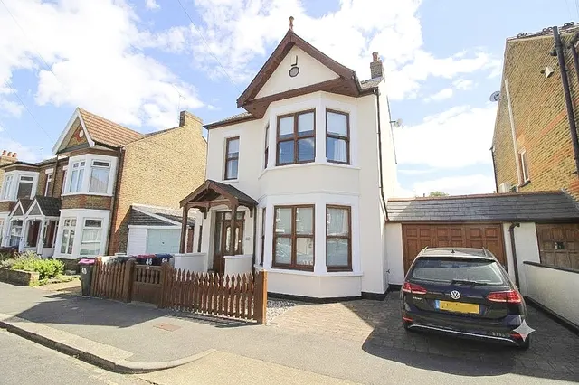 Ronald Park Avenue, Westcliff-on-Sea, SS0, photo 1