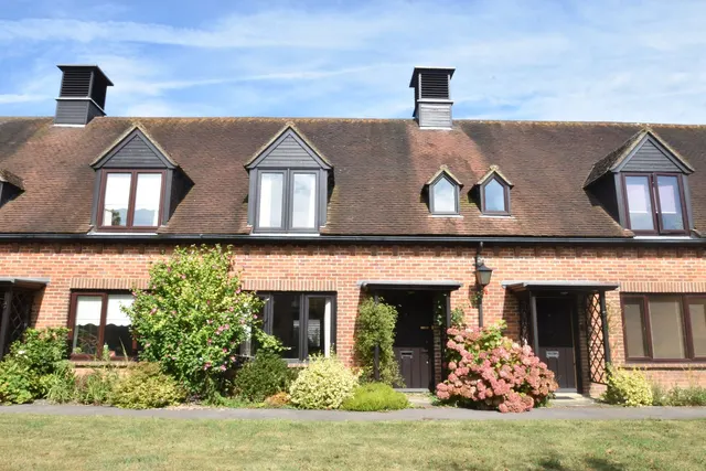 Atwater Court, Lenham, photo 1