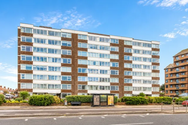 Kingsway, Hove, photo 1