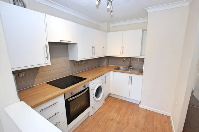 Photo 2 — Malvern Drive, Warmley, Bristol, BS30