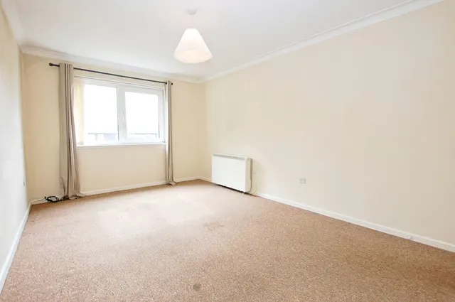 Photo 3 — Malvern Drive, Warmley, Bristol, BS30