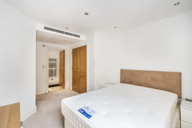 Imperial Wharf, SW6, photo 3