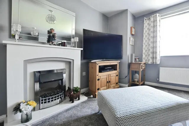 Pintail Close, Scunthorpe, photo 1