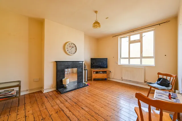 31 Antenor House, Old Bethnal Green Road, London, photo 1
