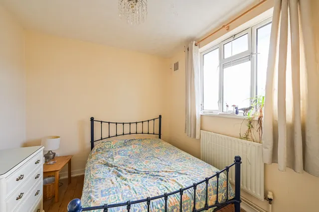 Photo 3 — 31 Antenor House, Old Bethnal Green Road, London