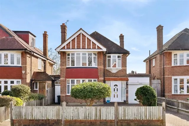 St James's Road, Hampton, TW12 1DQ, photo 1