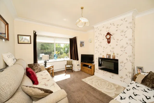 Photo 3 — Mayville Avenue, Sandbeds, Keighley