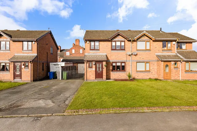 2b Hazelhurst Grove, Ashton-In-Makerfield, Wigan, Wigan, WN4 8RH, photo 1