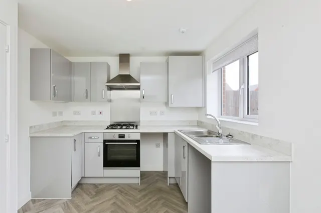 Portchester Drive, Boulton Moor, DE24, photo 2