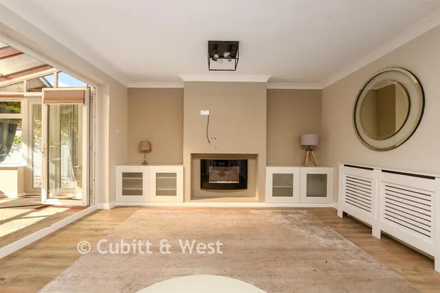 Limes Avenue, Horley, RH6, photo 3