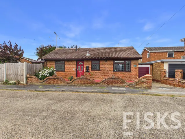 Gainsborough Avenue, Canvey Island, SS8, photo 1