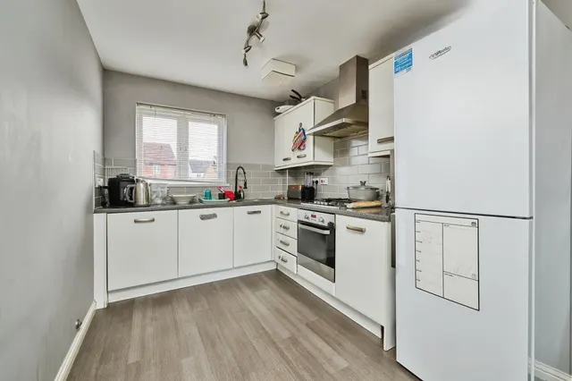 Manor Drive, Peterborough, PE4, photo 2