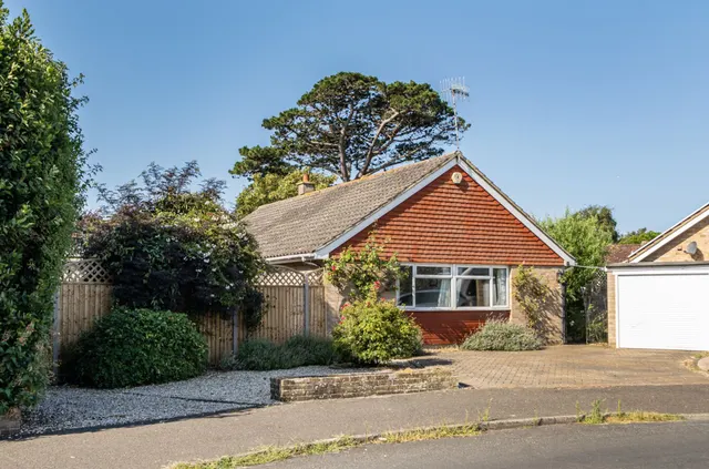 Caledon Avenue, Felpham, PO22, photo 1