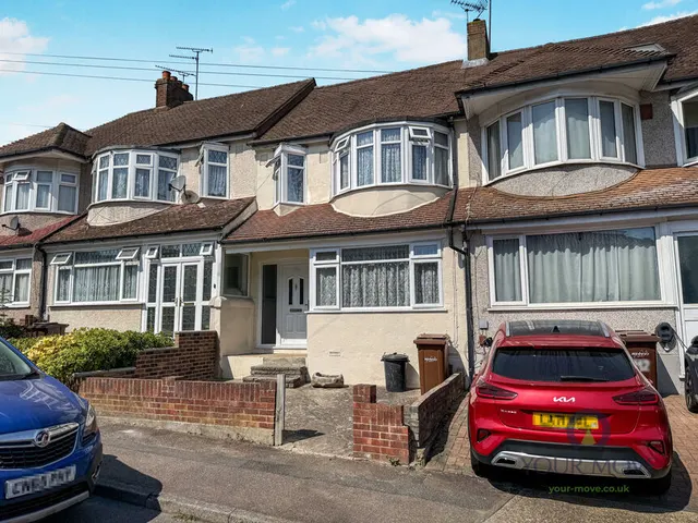 Boundary Road, Chatham, Kent, ME4, photo 1