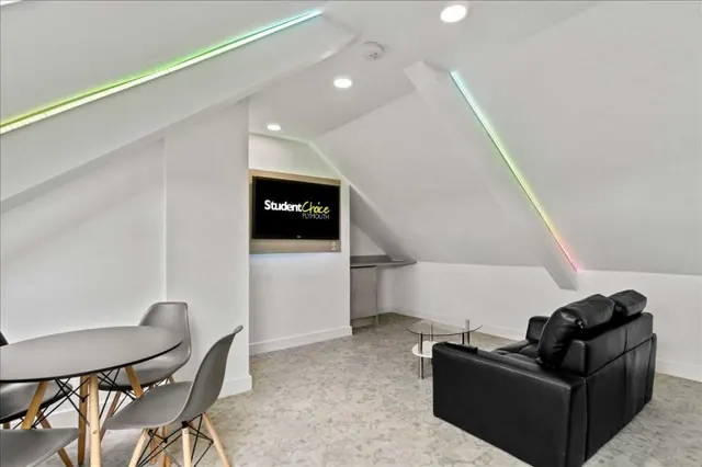 Clifton Place, Plymouth, PL4, photo 1