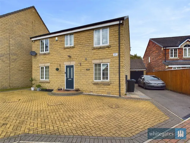Newhall Gardens, Bradford, BD5, photo 1
