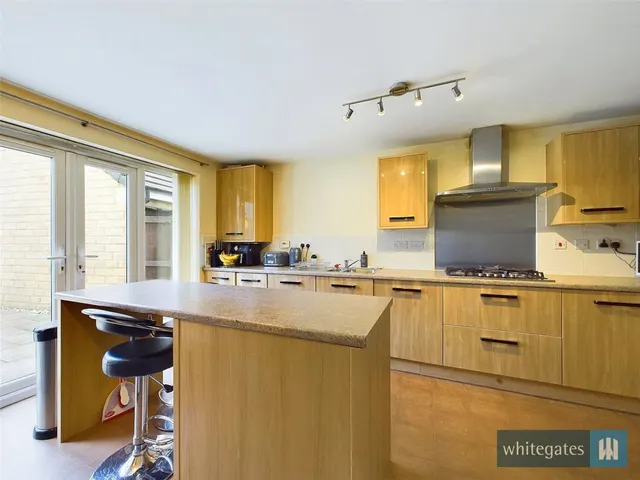 Newhall Gardens, Bradford, BD5, photo 3