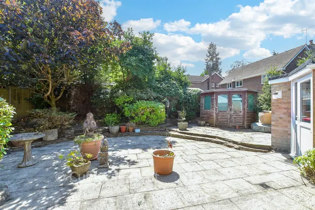 Newlands Road, Crawley, RH11, photo 2