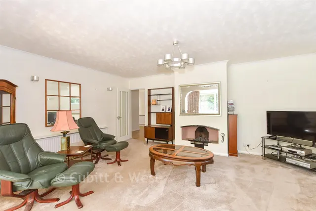 Newlands Road, Crawley, RH11, photo 3