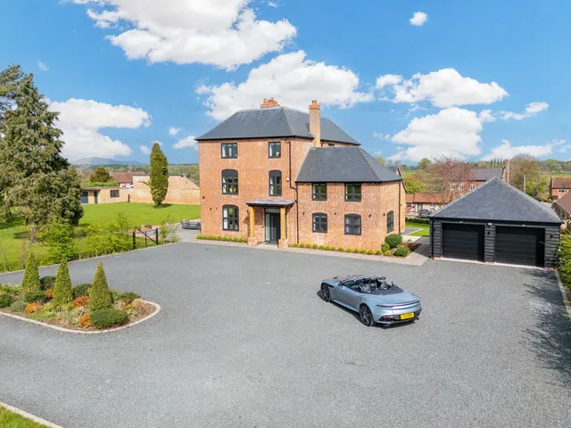 Moseley Road, Hallow, WR2, photo 1