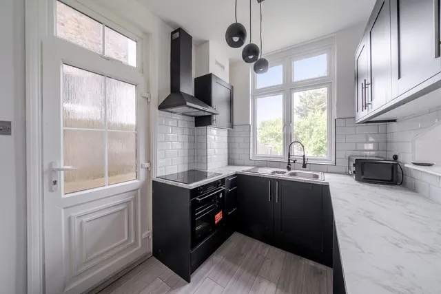 Bellingham Road, Catford London, SE6, photo 3