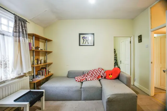 Godstone Road, Kenley, CR8, photo 2